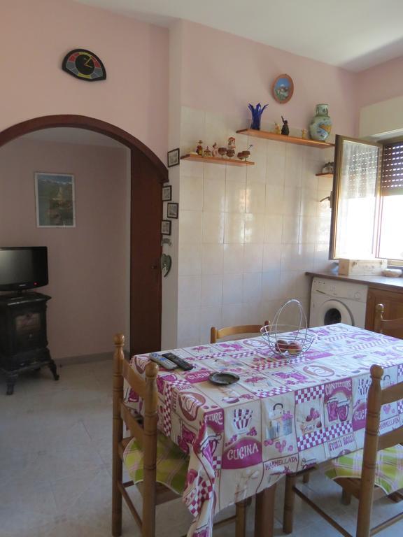 Appartamento Maria Giovanna Giardini-Naxos Zimmer foto