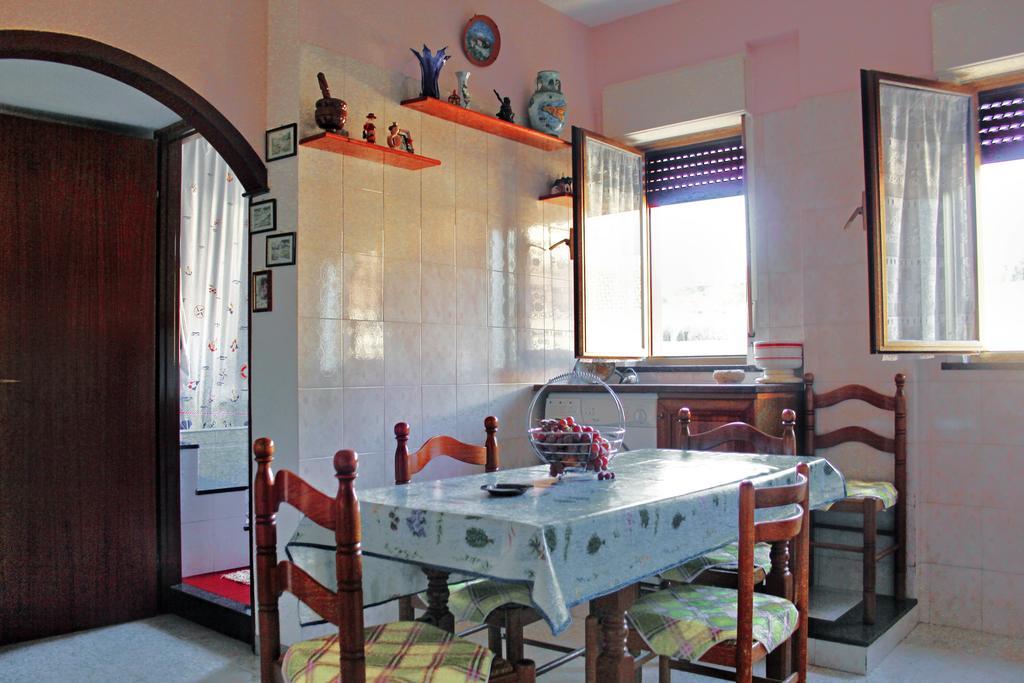 Appartamento Maria Giovanna Giardini-Naxos Zimmer foto